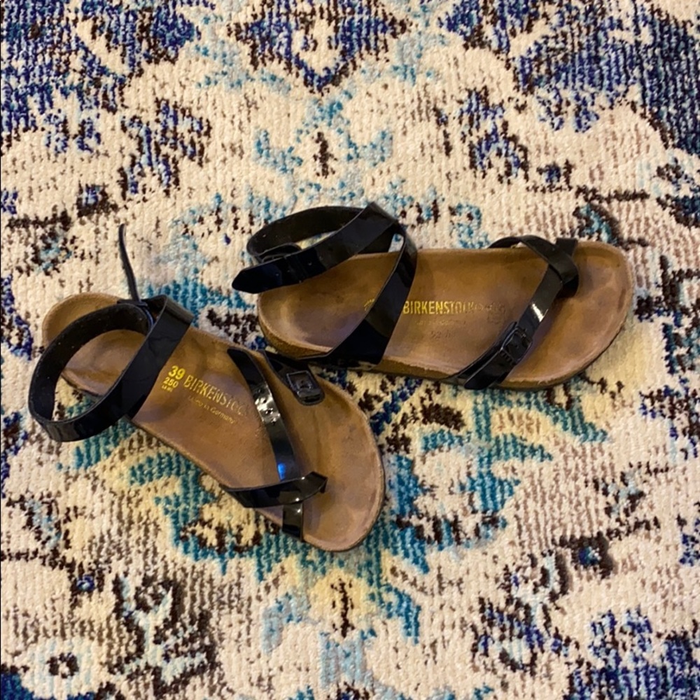 Black patent Birkenstock Yara